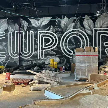 Mural in Progress at Par 3, Newport on the Levee:  Newport, KY